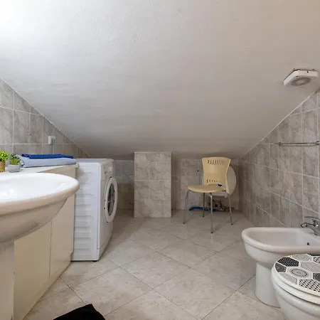 Paradise Apartment *